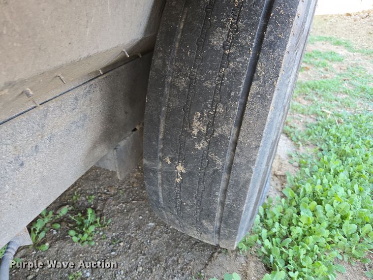 image for item DY6973 2018 Sooner  Universal Trailers horse trailer