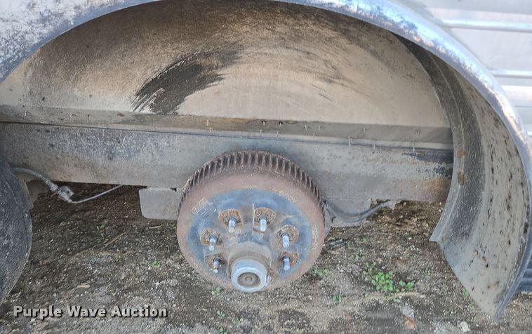 image for item DY6973 2018 Sooner  Universal Trailers horse trailer