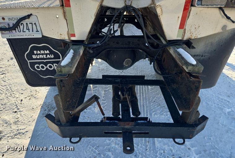 image for item EC3967 1994 International 4900 fertilizer delivery truck