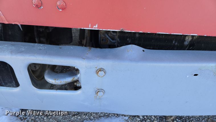 image for item EC3968 2000 International 4900 tank truck