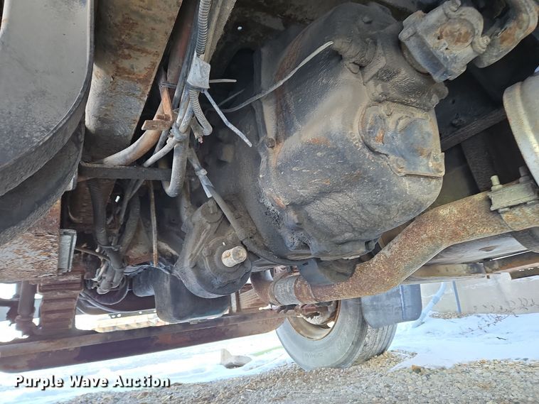 image for item EC3968 2000 International 4900 tank truck