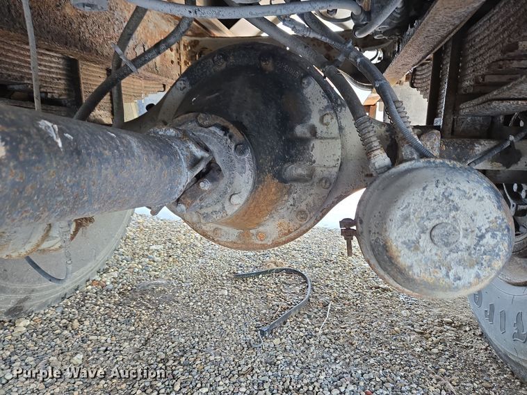 image for item EC3968 2000 International 4900 tank truck