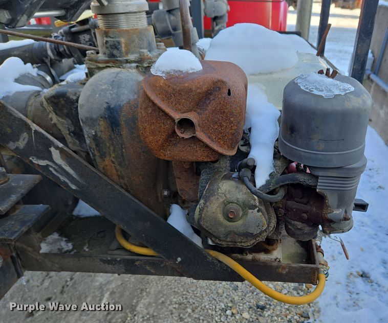 image for item EC3968 2000 International 4900 tank truck