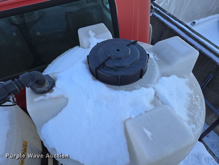 image for item EC3968 2000 International 4900 tank truck