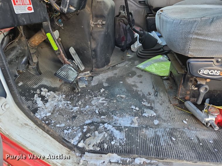 image for item EC3968 2000 International 4900 tank truck