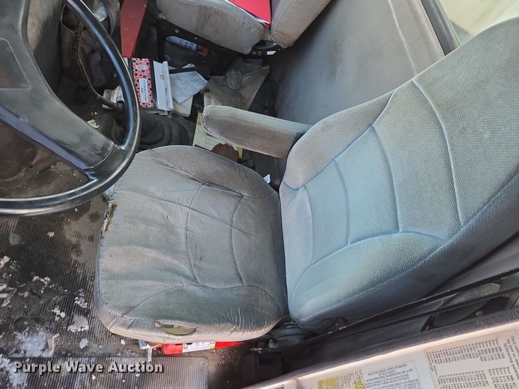 image for item EC3968 2000 International 4900 tank truck