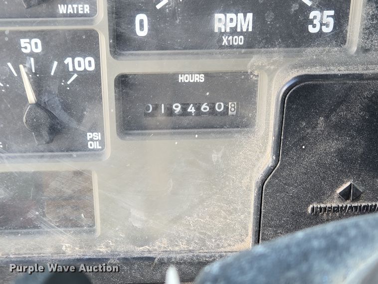 image for item EC3968 2000 International 4900 tank truck