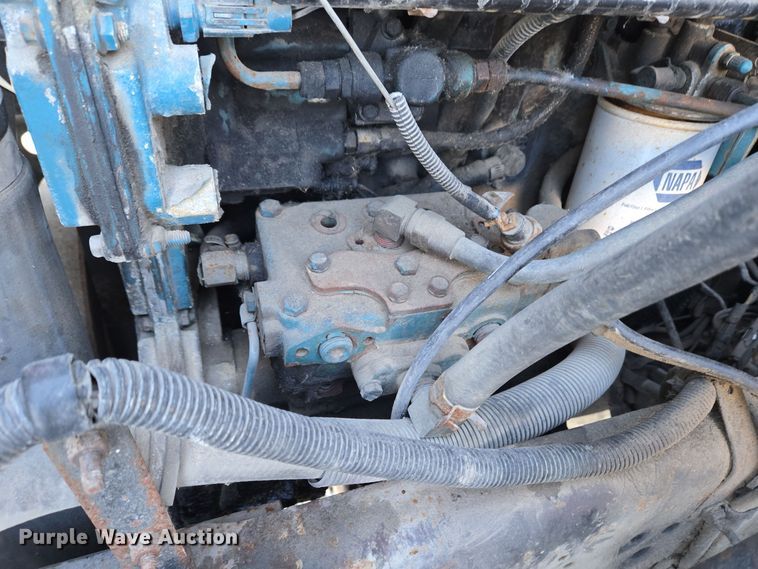 image for item EC3968 2000 International 4900 tank truck