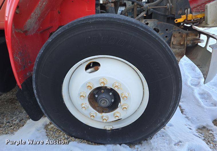 image for item EC3968 2000 International 4900 tank truck