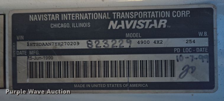 image for item EC3968 2000 International 4900 tank truck