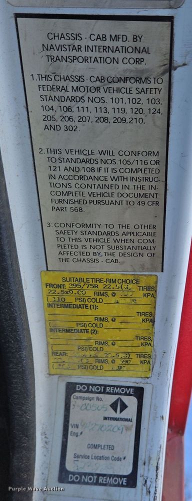 image for item EC3968 2000 International 4900 tank truck