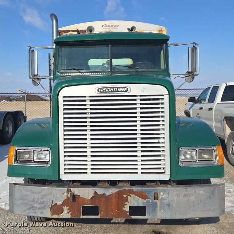 image for item EC3977 2000 Freightliner FLD120 fertilizer delivery truck