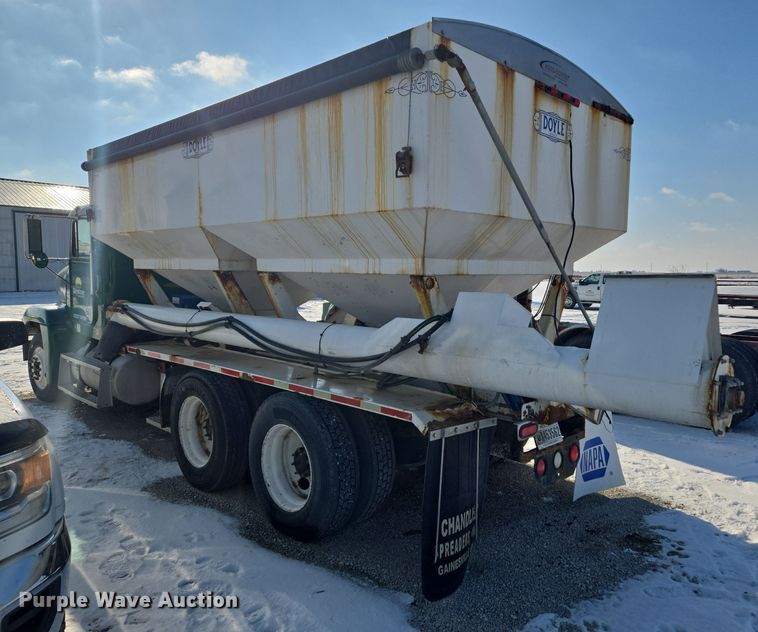 image for item EC3977 2000 Freightliner FLD120 fertilizer delivery truck