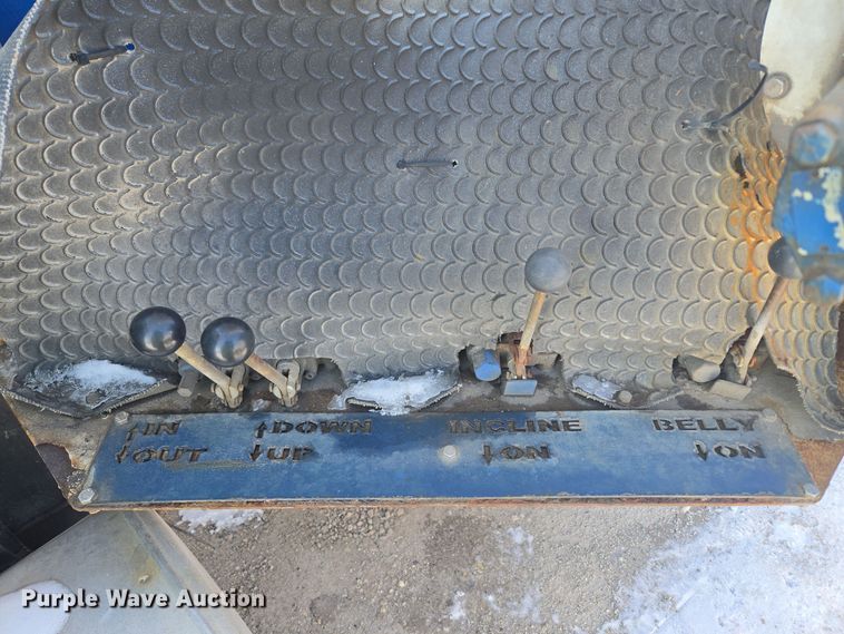 image for item EC3977 2000 Freightliner FLD120 fertilizer delivery truck