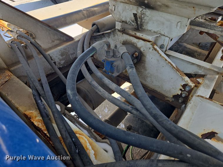 image for item EC3977 2000 Freightliner FLD120 fertilizer delivery truck