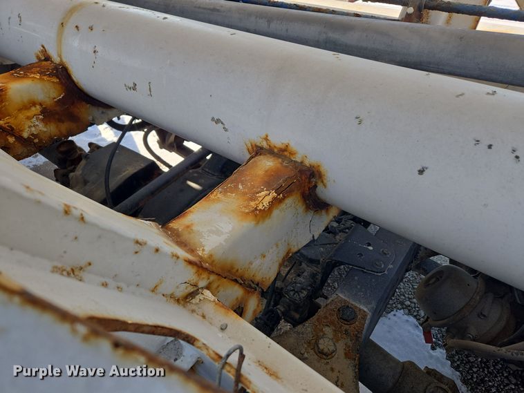 image for item EC3977 2000 Freightliner FLD120 fertilizer delivery truck