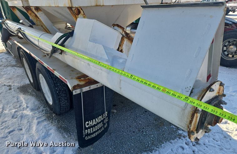 image for item EC3977 2000 Freightliner FLD120 fertilizer delivery truck