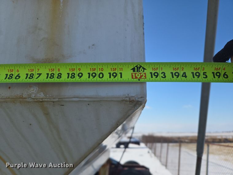 image for item EC3977 2000 Freightliner FLD120 fertilizer delivery truck