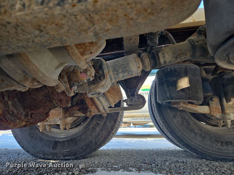 image for item EC3977 2000 Freightliner FLD120 fertilizer delivery truck