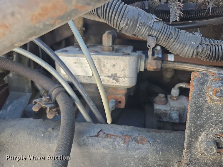 image for item EC3977 2000 Freightliner FLD120 fertilizer delivery truck