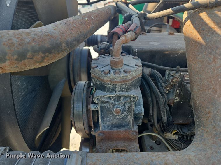 image for item EC3977 2000 Freightliner FLD120 fertilizer delivery truck