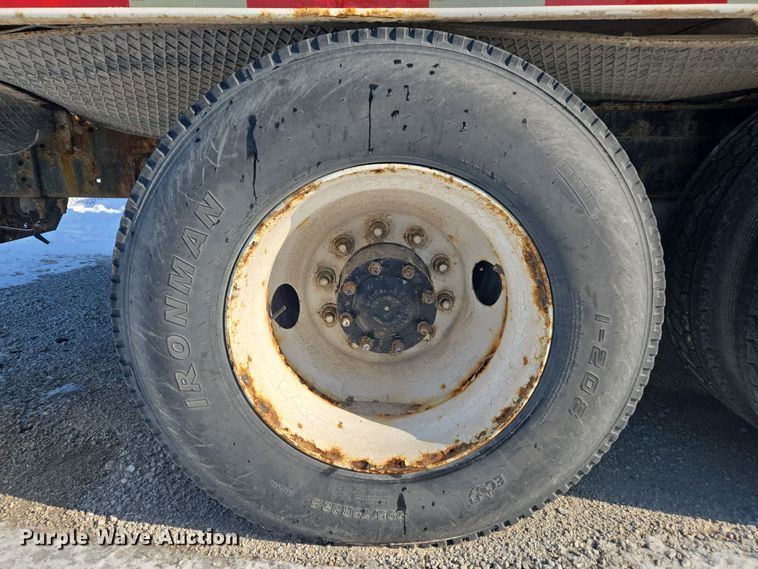 image for item EC3977 2000 Freightliner FLD120 fertilizer delivery truck