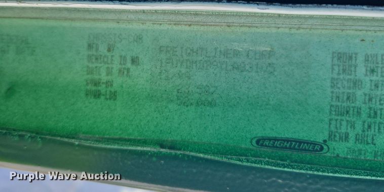 image for item EC3977 2000 Freightliner FLD120 fertilizer delivery truck