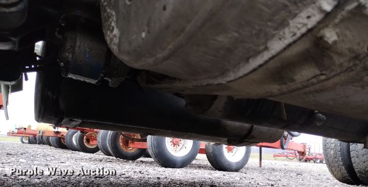 image for item EH0081 2006 Sterling  AT9500 truck cab and chassis