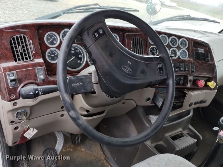 image for item EH0081 2006 Sterling  AT9500 truck cab and chassis