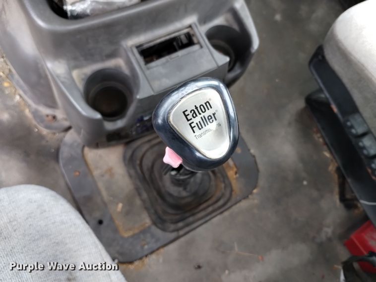 image for item EH0081 2006 Sterling  AT9500 truck cab and chassis