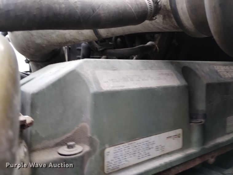 image for item EH0081 2006 Sterling  AT9500 truck cab and chassis