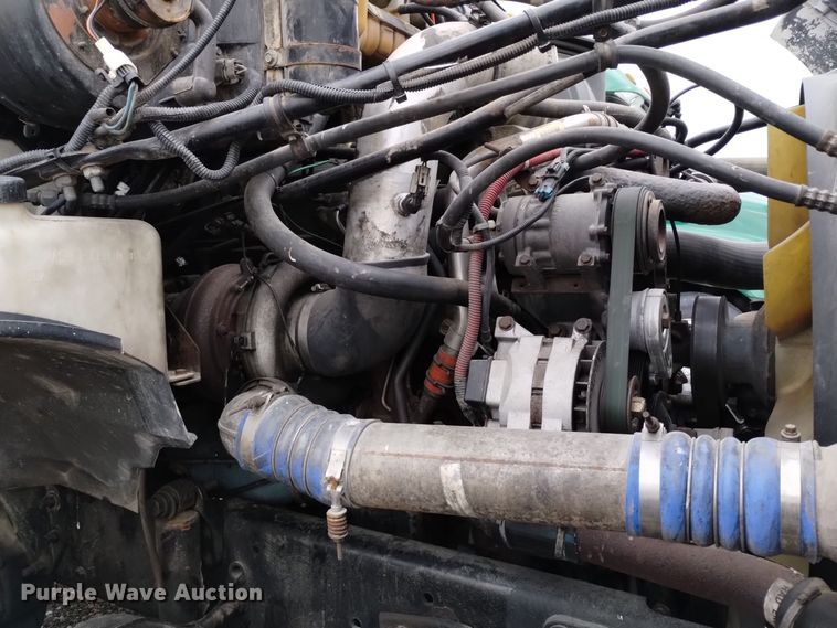 image for item EH0081 2006 Sterling  AT9500 truck cab and chassis