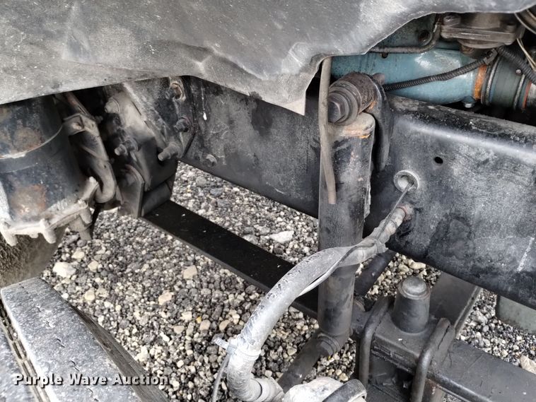 image for item EH0081 2006 Sterling  AT9500 truck cab and chassis