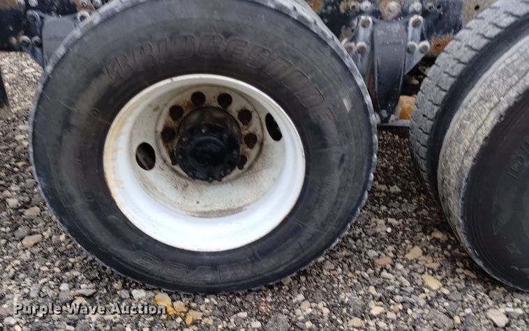 image for item EH0081 2006 Sterling  AT9500 truck cab and chassis