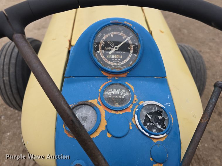 image for item EH8676 Ford 4000 tractor