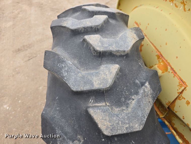 image for item EH8676 Ford 4000 tractor