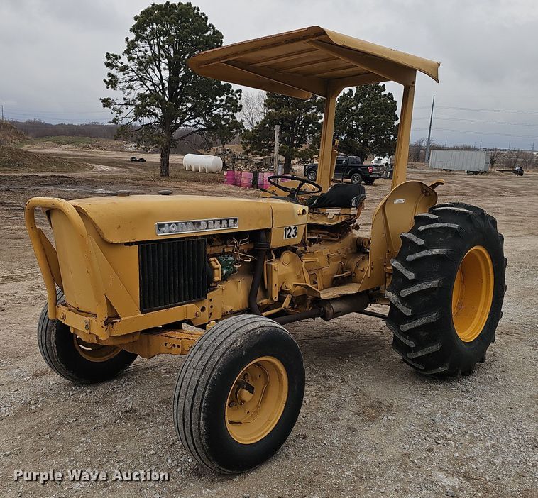 image for item EH8677 John Deere 301A tractor