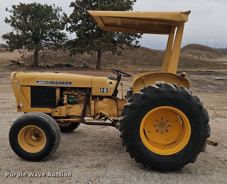 image for item EH8677 John Deere 301A tractor