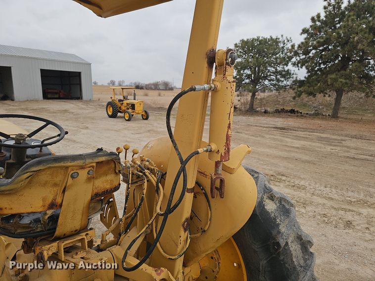 image for item EH8677 John Deere 301A tractor