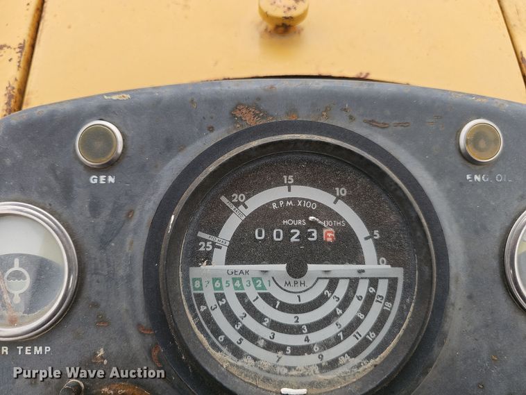 image for item EH8677 John Deere 301A tractor