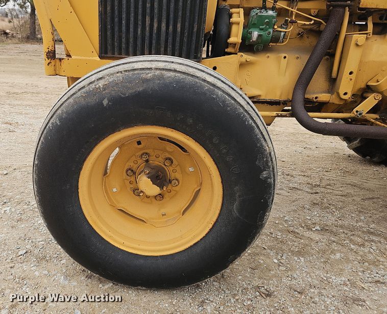 image for item EH8677 John Deere 301A tractor