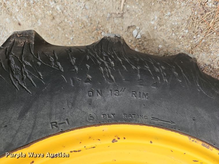 image for item EH8677 John Deere 301A tractor