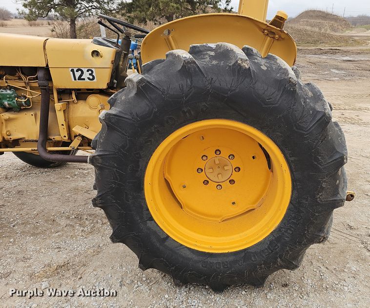 image for item EH8677 John Deere 301A tractor