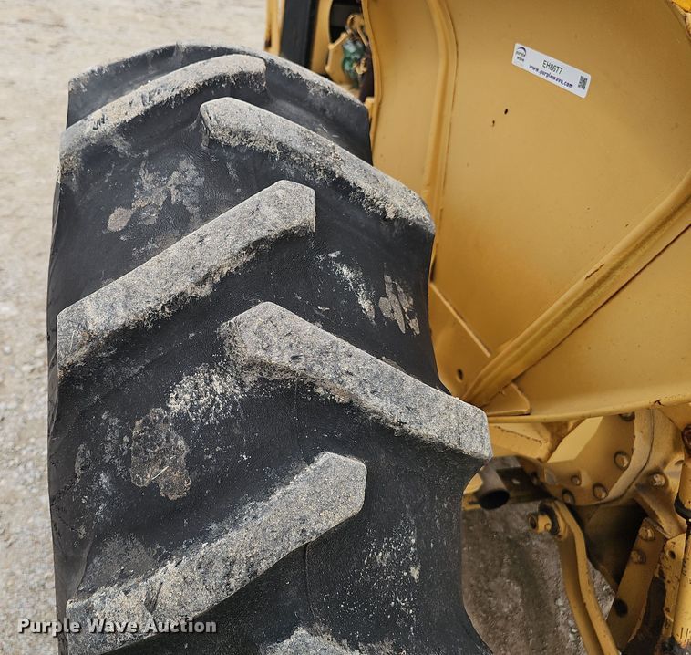 image for item EH8677 John Deere 301A tractor