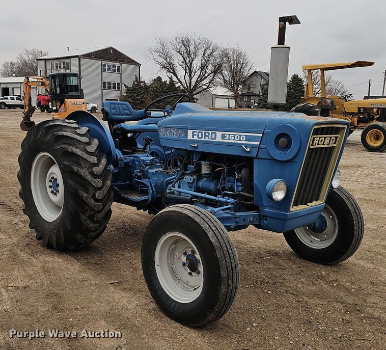 image for item EH8678 1977 Ford 3600 tractor