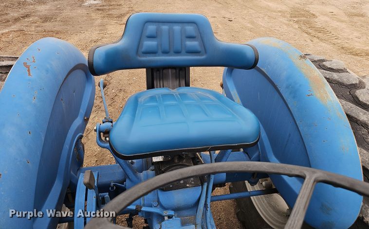 image for item EH8678 1977 Ford 3600 tractor