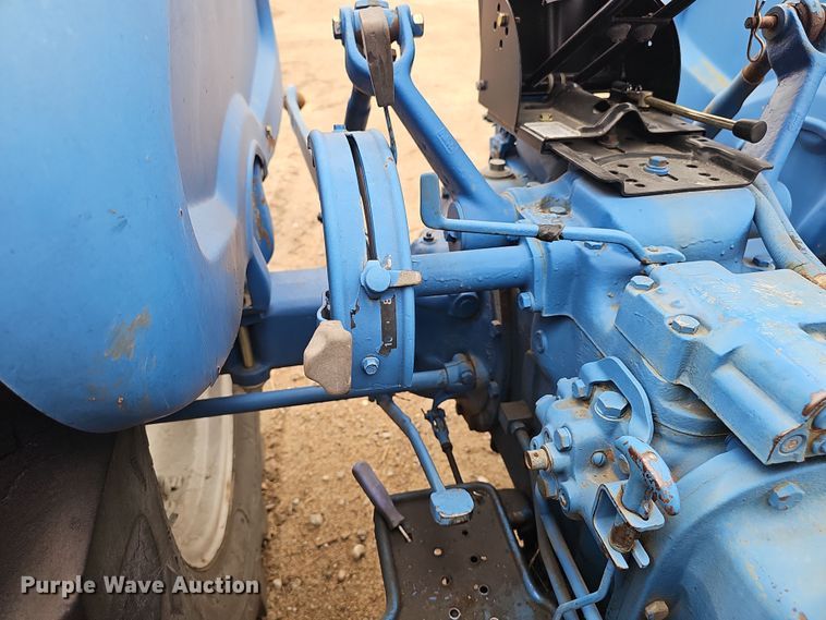 image for item EH8678 1977 Ford 3600 tractor