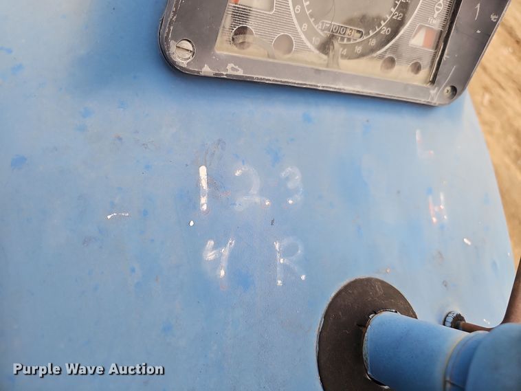 image for item EH8678 1977 Ford 3600 tractor