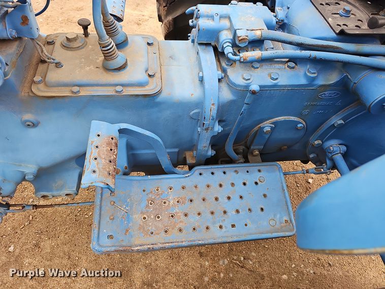 image for item EH8678 1977 Ford 3600 tractor