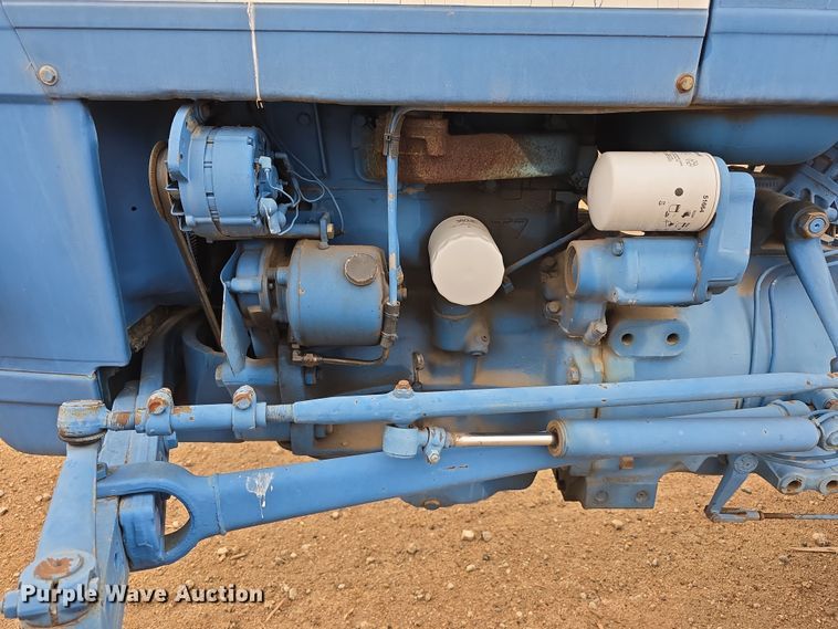 image for item EH8678 1977 Ford 3600 tractor